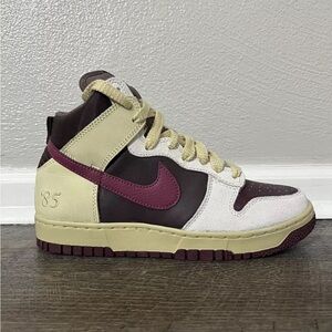 Nike Dunk High 1985 Alabaster/Rosewood-Earth Sneaker Women's Size 9 FD0794-700‌